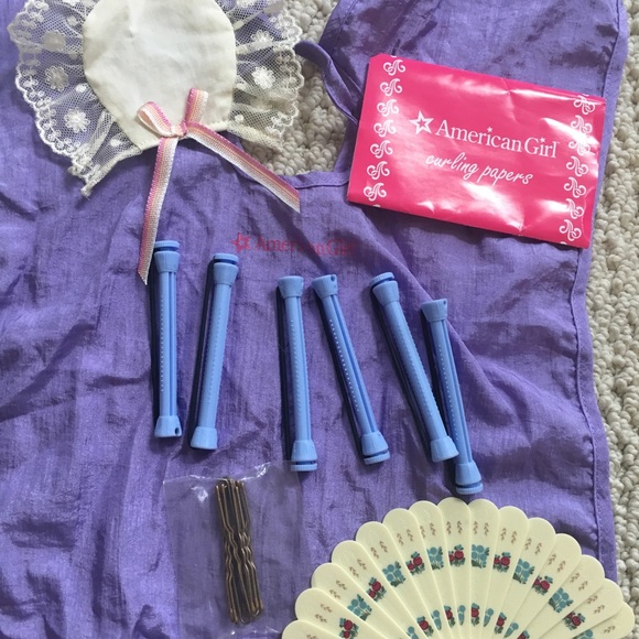 ELIZABETH Retired American Girl Doll & Paperback - Picture 4 of 4